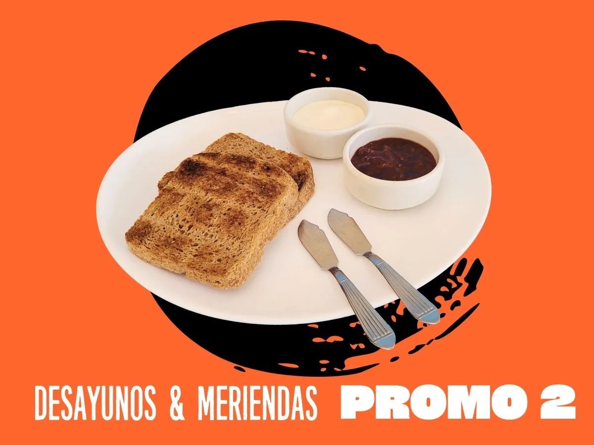 infusión + tostadas en pan  blanco o salvado + dips